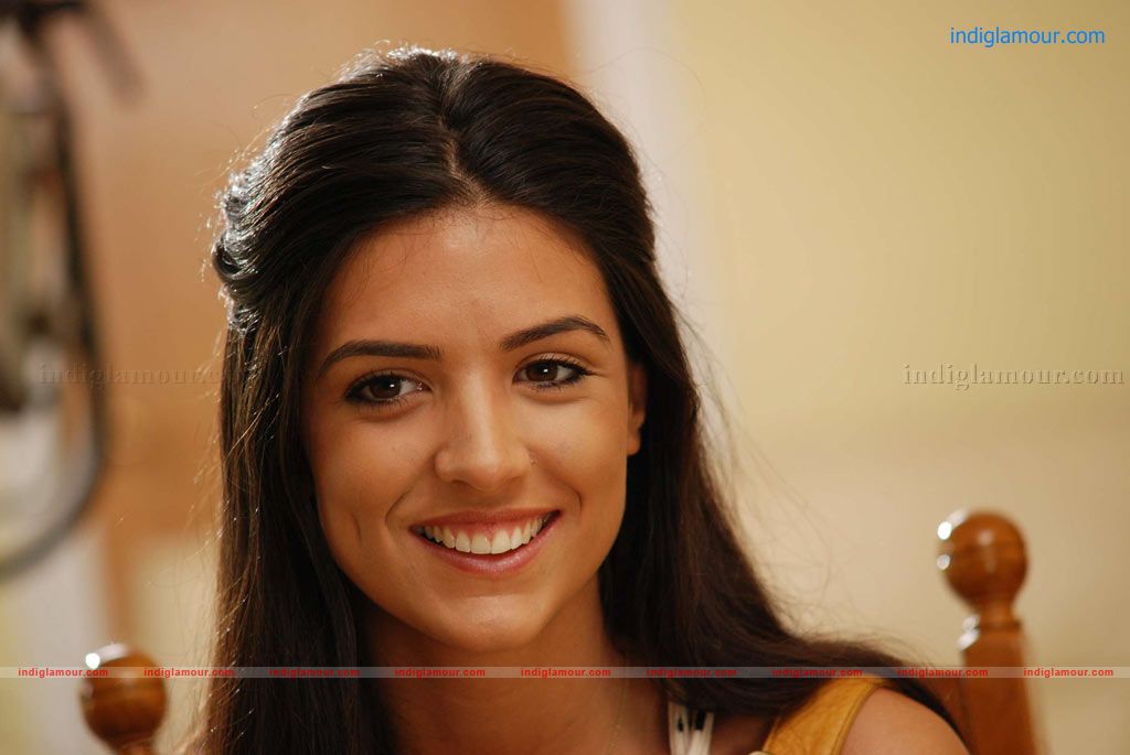 Kadhale Ennai Kadhali Movie hd photo