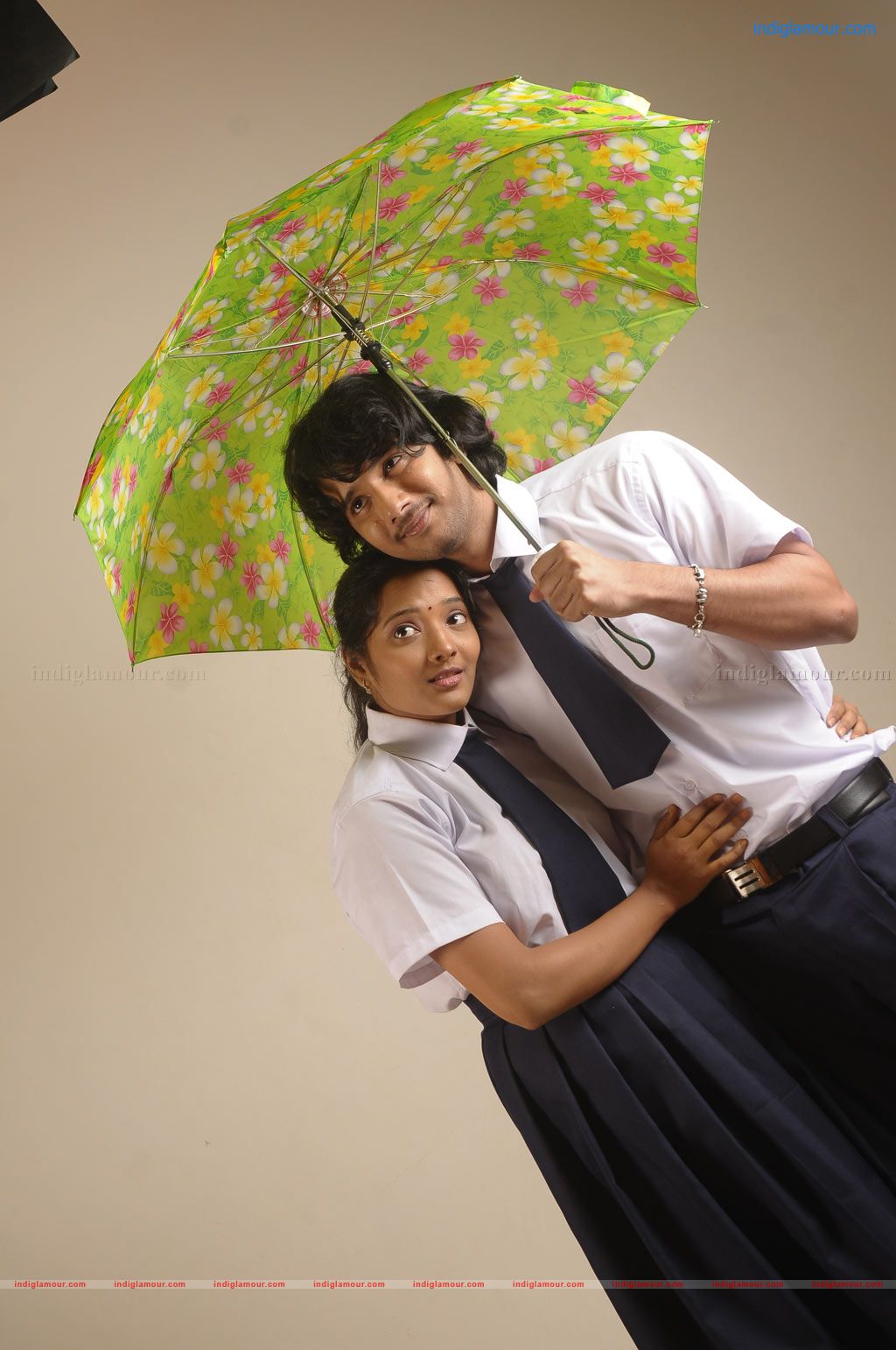 Naanum En Jamunavum Movie hd photo