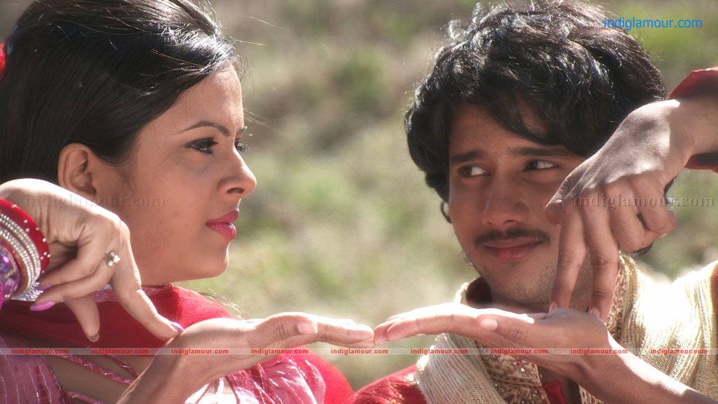 Naanum En Jamunavum Movie hd photo
