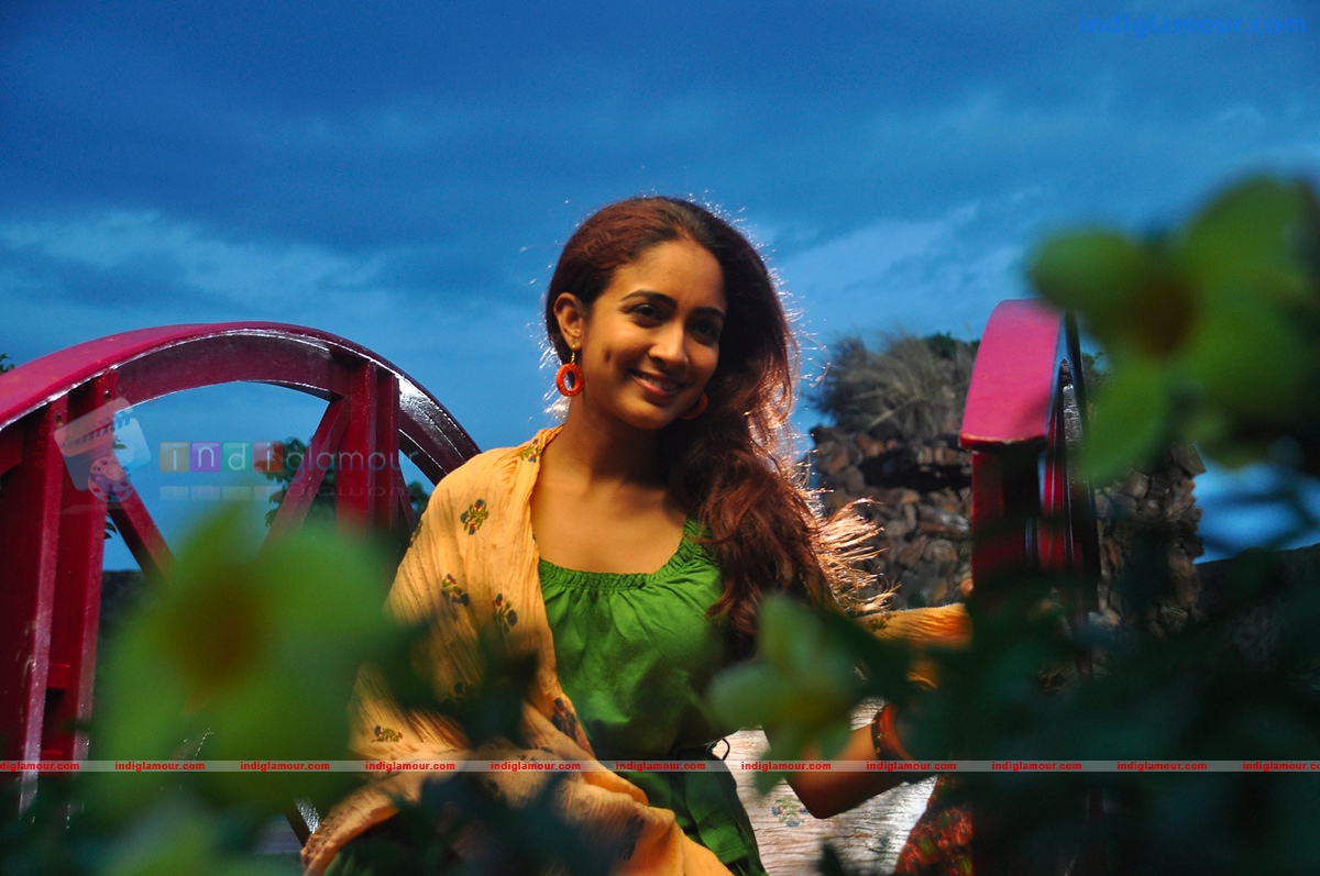 Konjam Koffee Konjam Kaadhal Movie hd photo