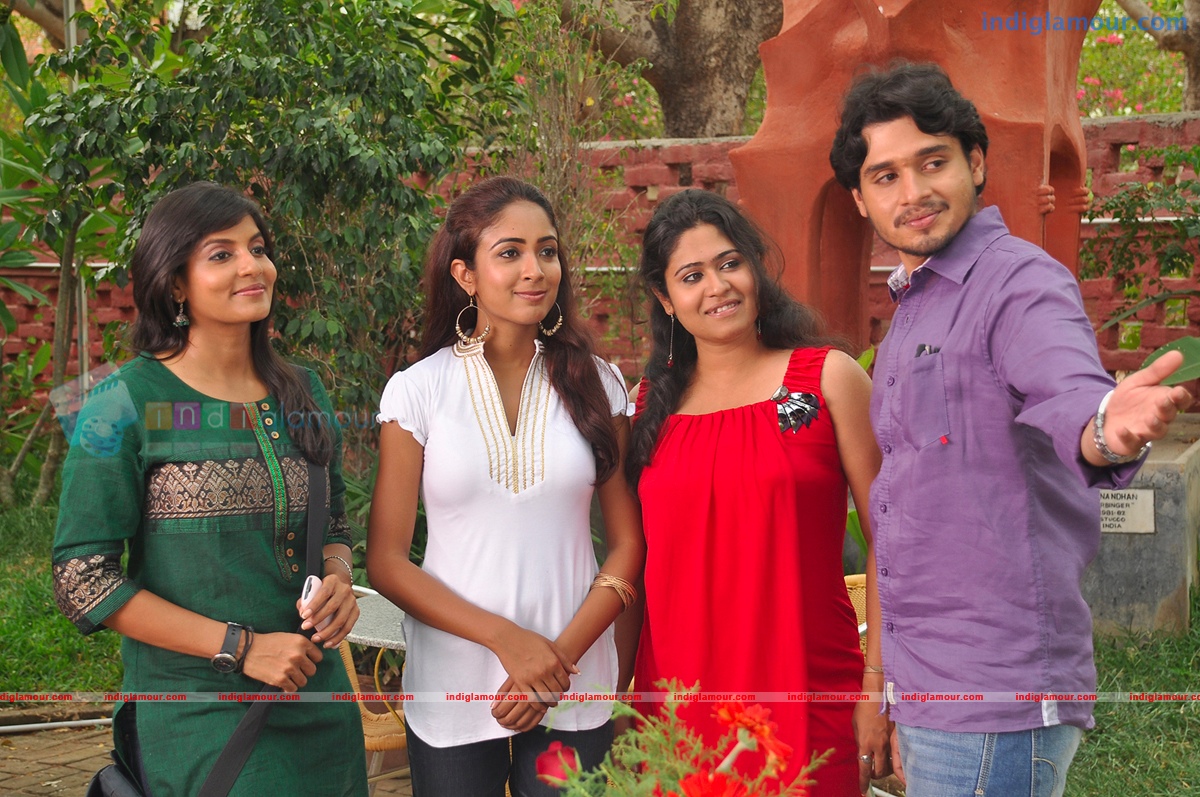 Konjam Koffee Konjam Kaadhal Movie hd photo