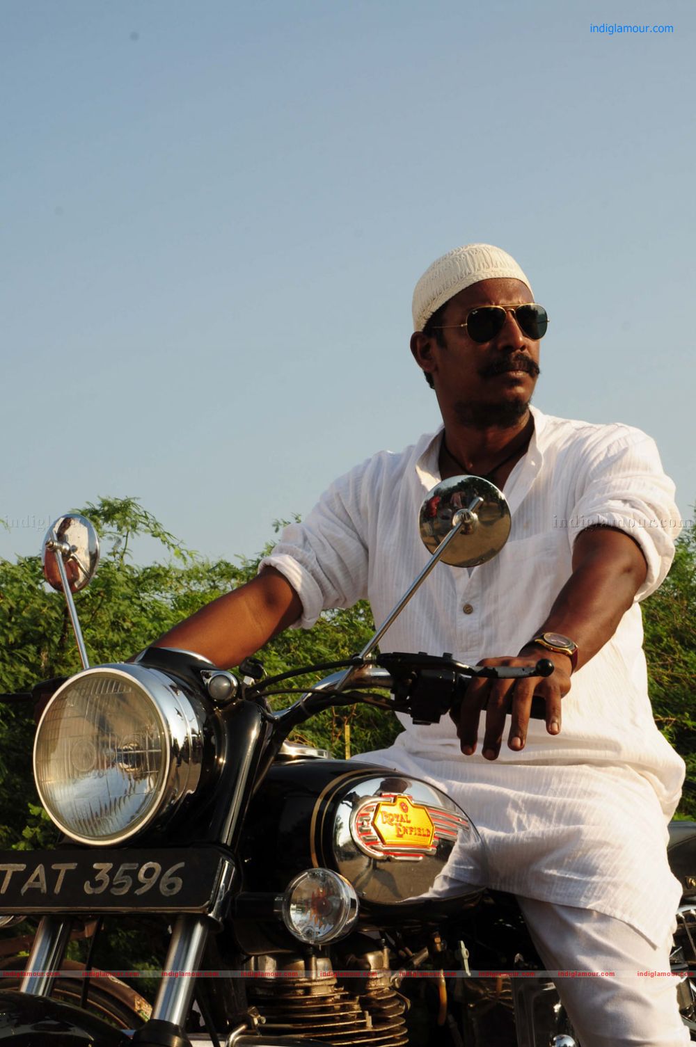 Neer Paravai Movie hd photo