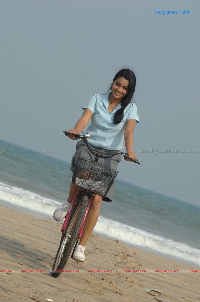 Ponmaalai Pozhudhu Movie hd photo