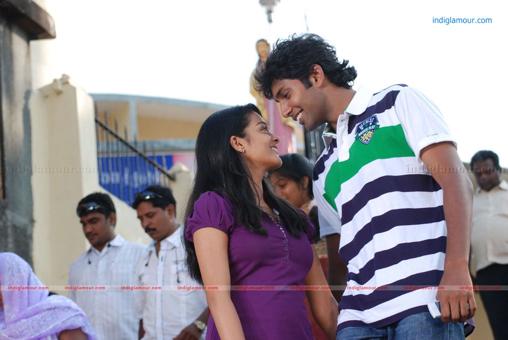 Ponmaalai Pozhudhu Movie hd photo