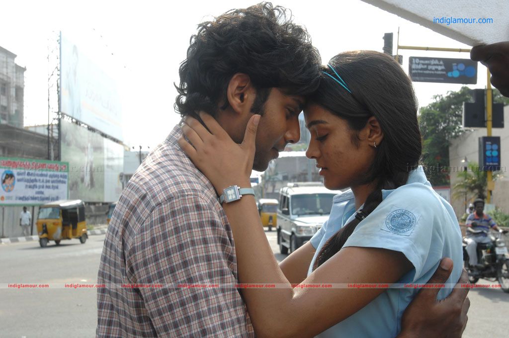 Ponmaalai Pozhudhu Movie hd photo