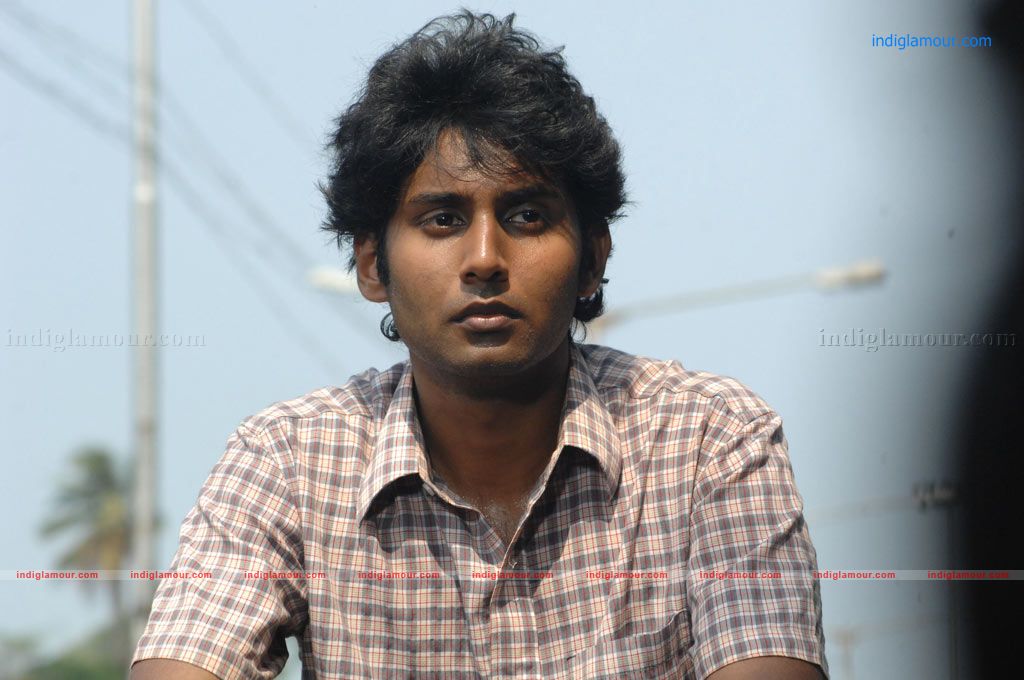 Ponmaalai Pozhudhu Movie hd photo