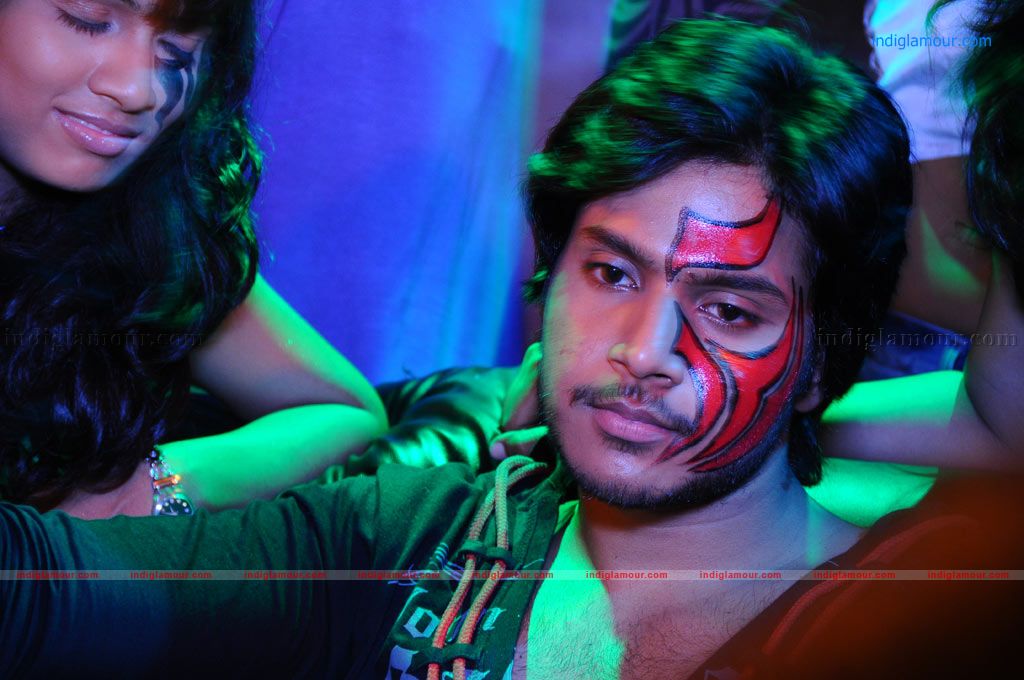 Padhavi Movie hd photo