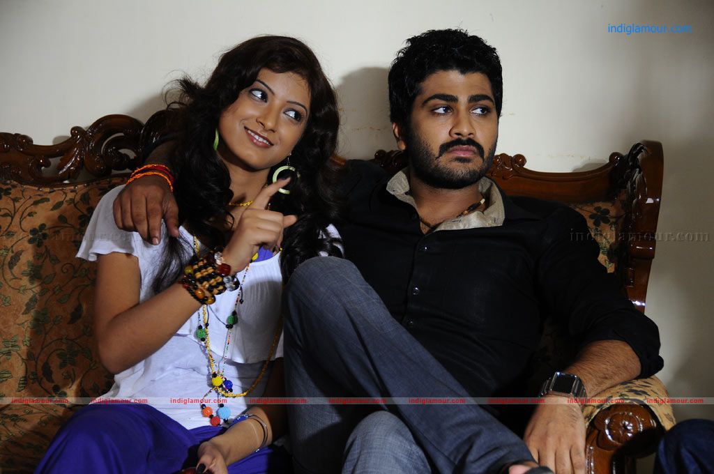 Padhavi Movie hd photo
