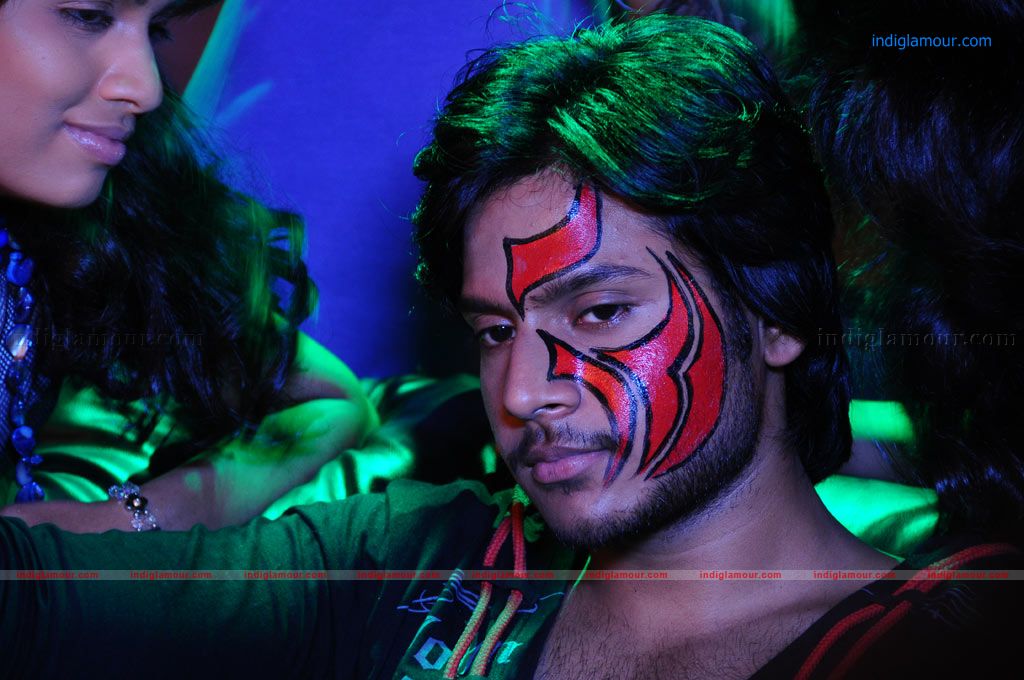 Padhavi Movie hd photo