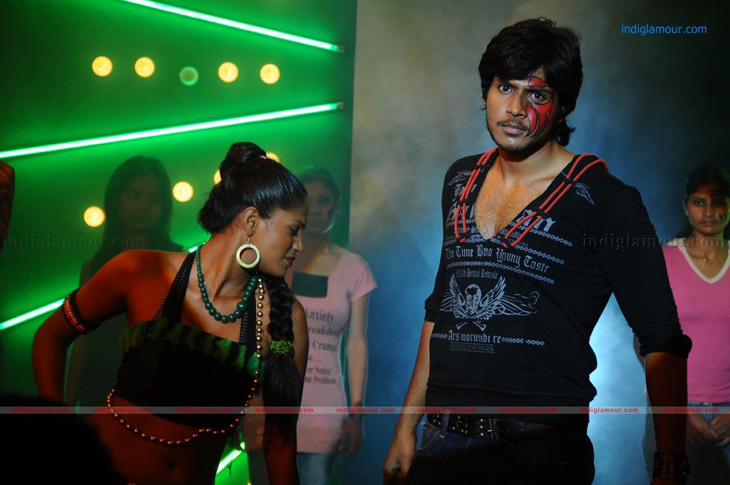 Padhavi Movie hd photo