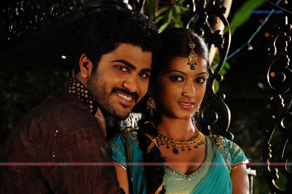 Padhavi Movie hd photo