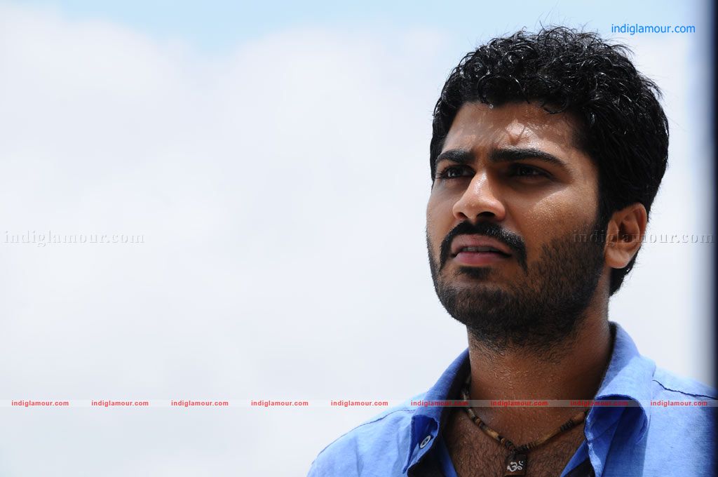 Padhavi Movie hd photo