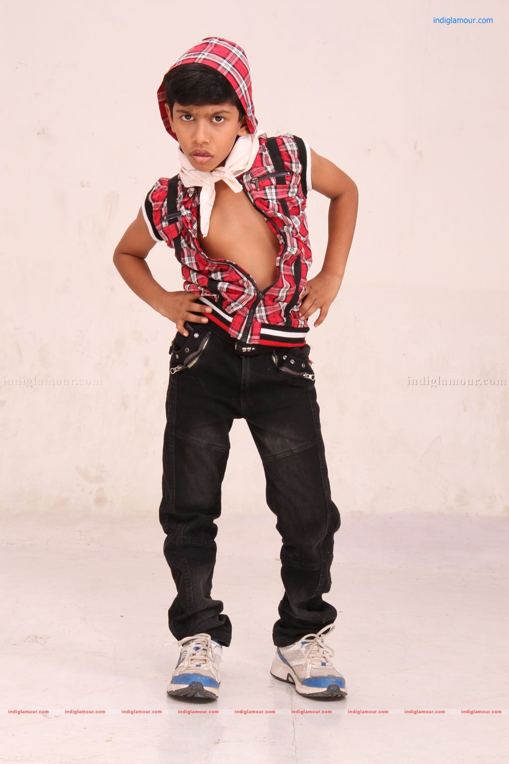 Chutty Paiyanum Nanghu Thirudargalum Movie hd photo