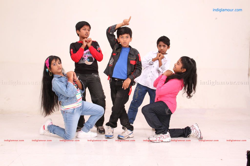 Chutty Paiyanum Nanghu Thirudargalum Movie hd photo