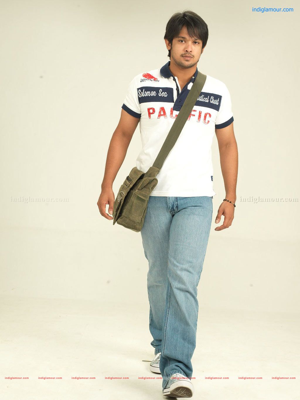 Naan Rajavaga Pogiren Movie hd photo