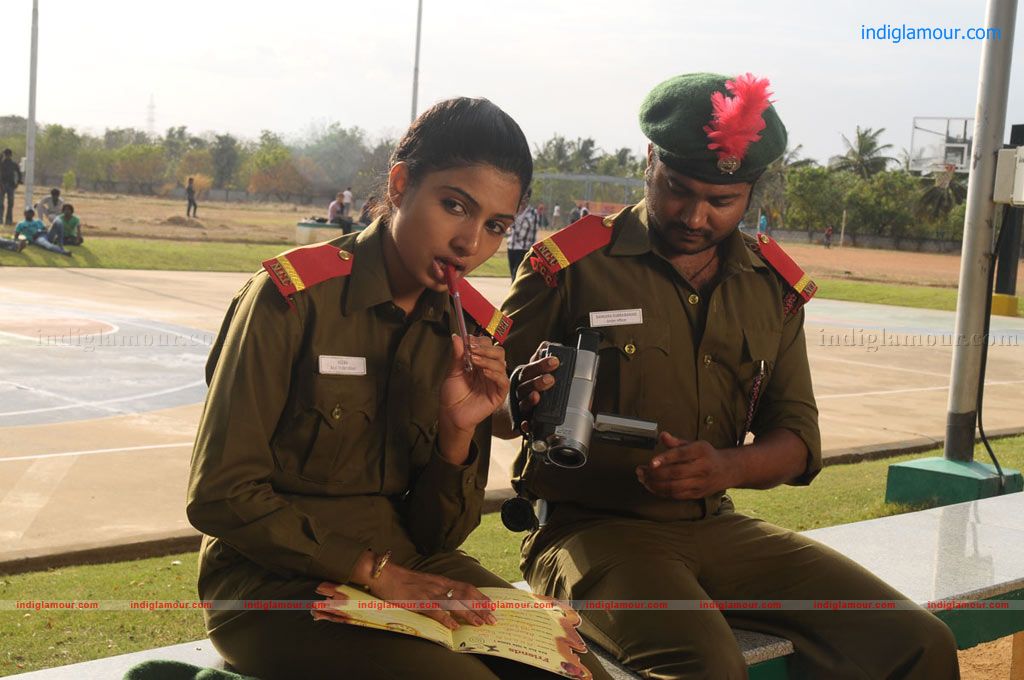 Naan Rajavaga Pogiren Movie hd photo