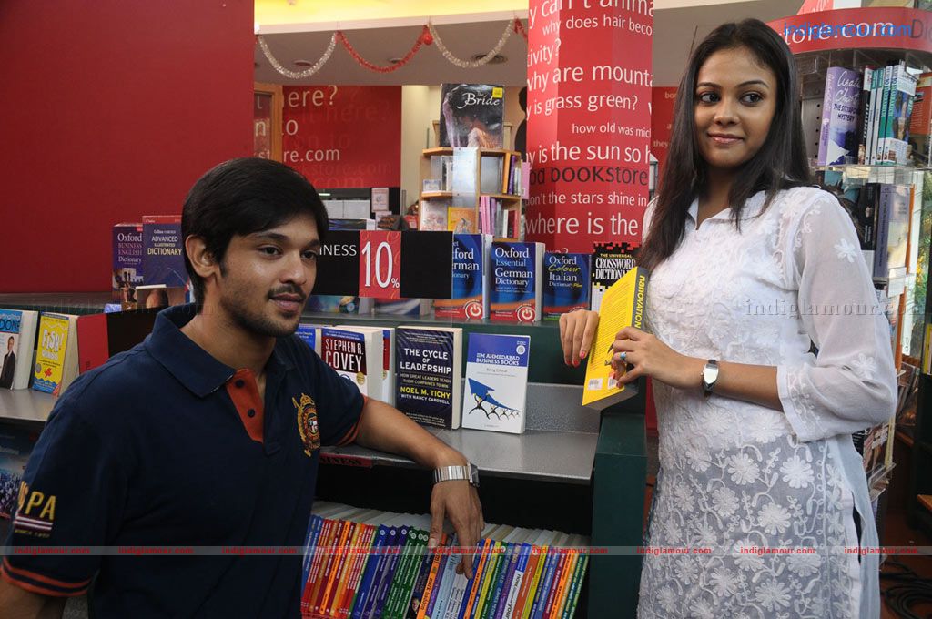 Naan Rajavaga Pogiren Movie hd photo