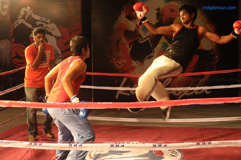 Naan Rajavaga Pogiren Movie hd photo