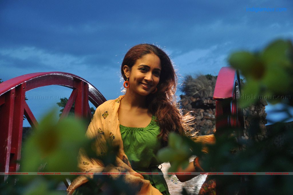 Konjam Koffee Konjam Kaadhal Movie hd photo