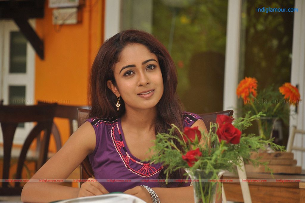 Konjam Koffee Konjam Kaadhal Movie hd photo