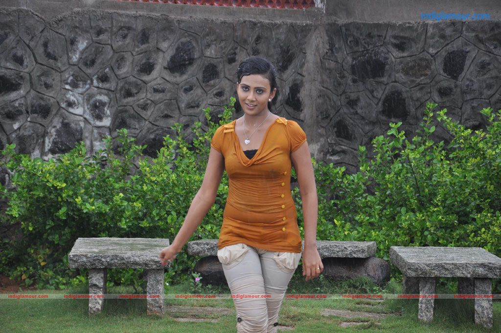 Ingu Kadhal Katrutharapadum Movie hd photo