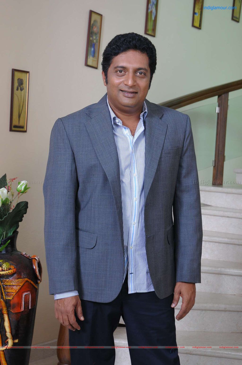 Pen Adimai Illai Movie hd photo