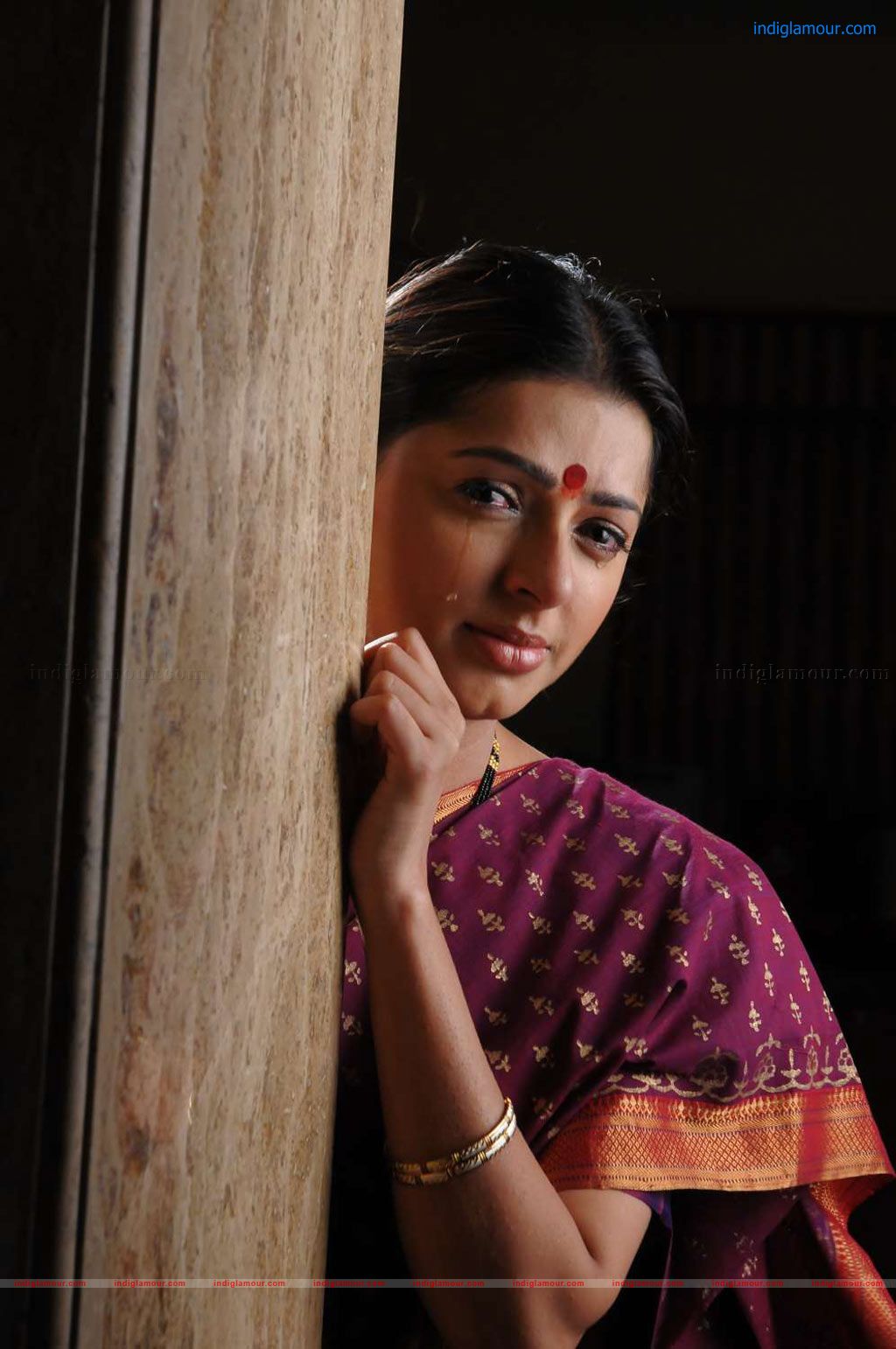 Pen Adimai Illai Movie hd photo