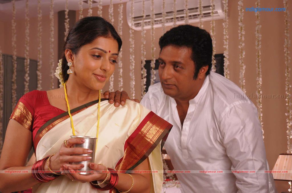 Pen Adimai Illai Movie hd photo