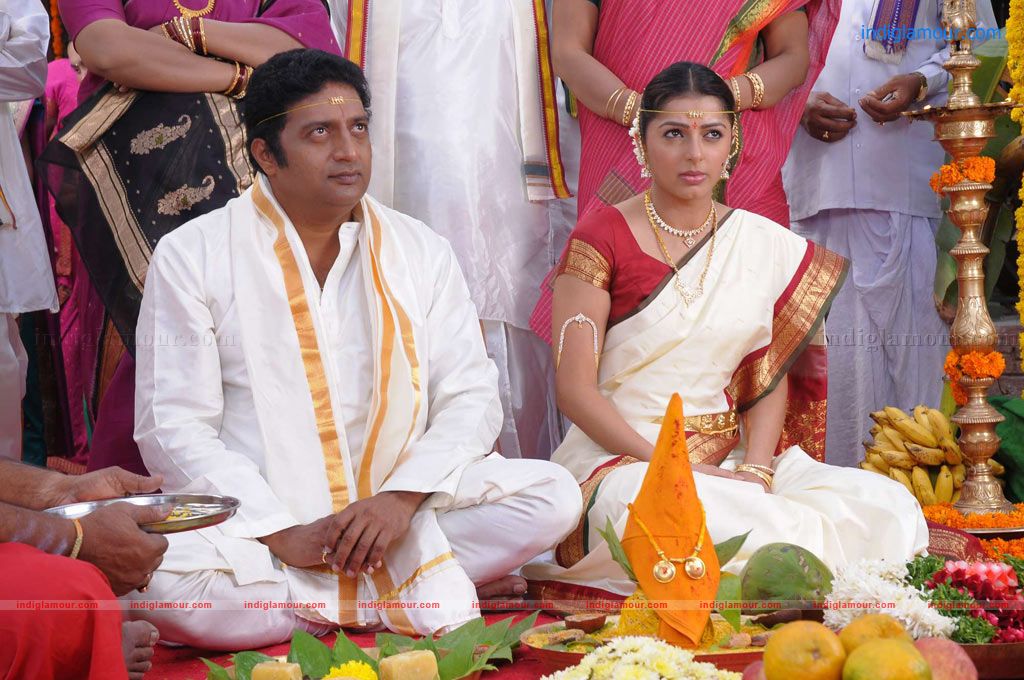 Pen Adimai Illai Movie hd photo