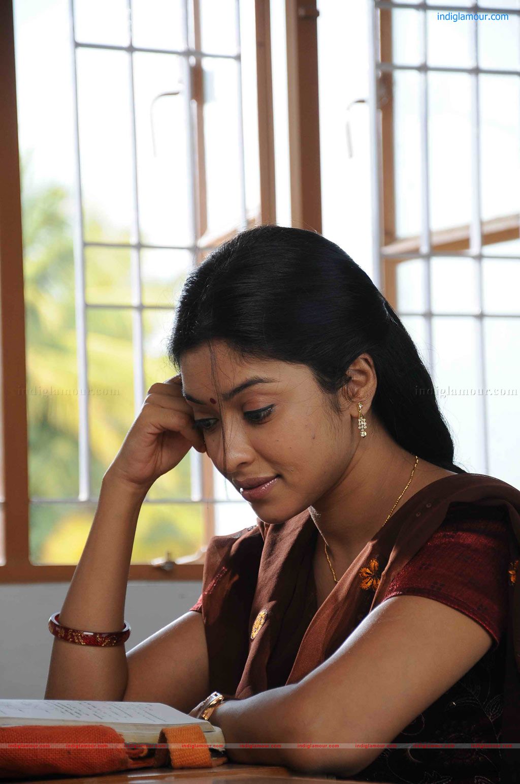Therodum Veedhiyile Movie hd photo