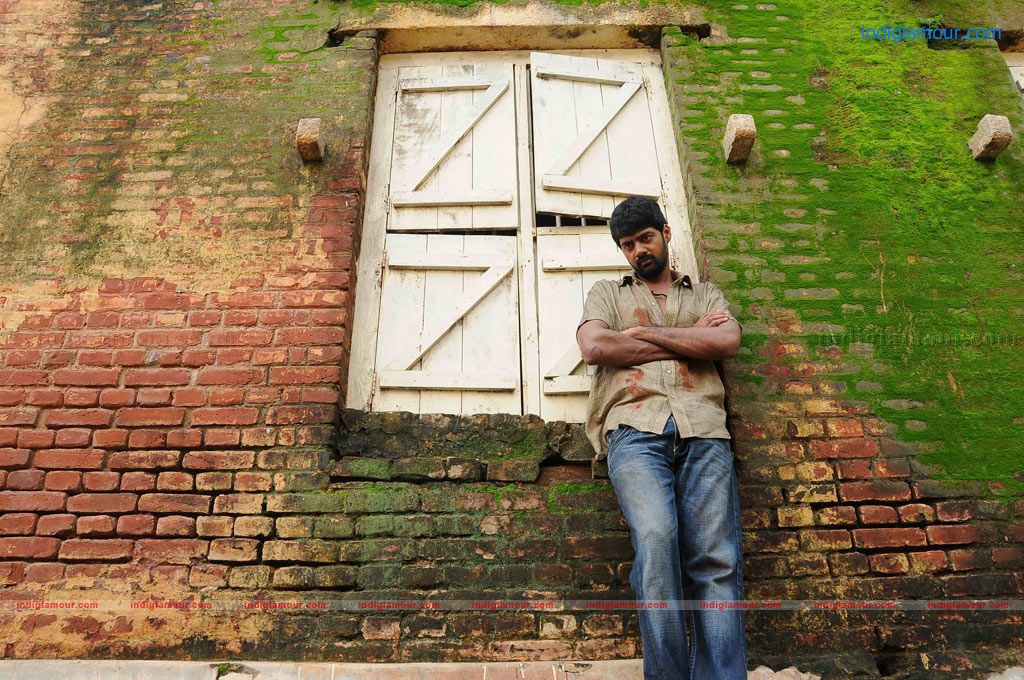 Therodum Veedhiyile Movie hd photo