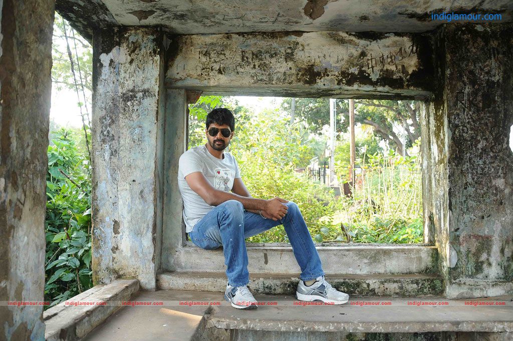 Therodum Veedhiyile Movie hd photo
