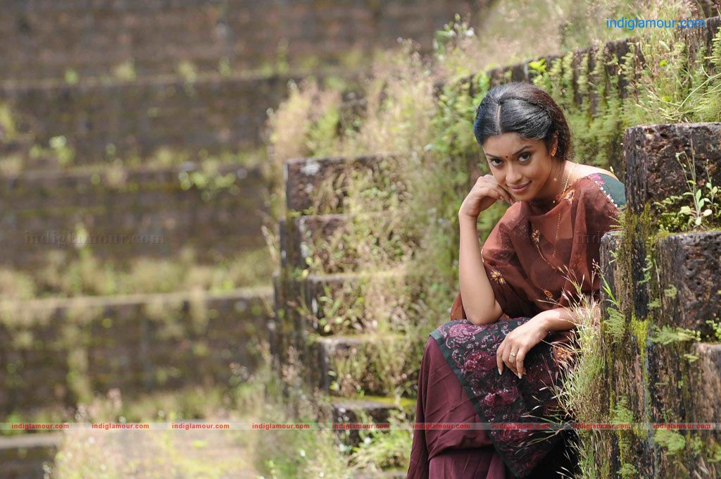 Therodum Veedhiyile Movie hd photo