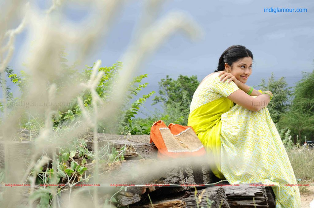 Therodum Veedhiyile Movie hd photo
