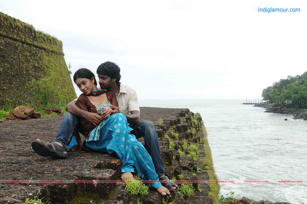 Therodum Veedhiyile Movie hd photo