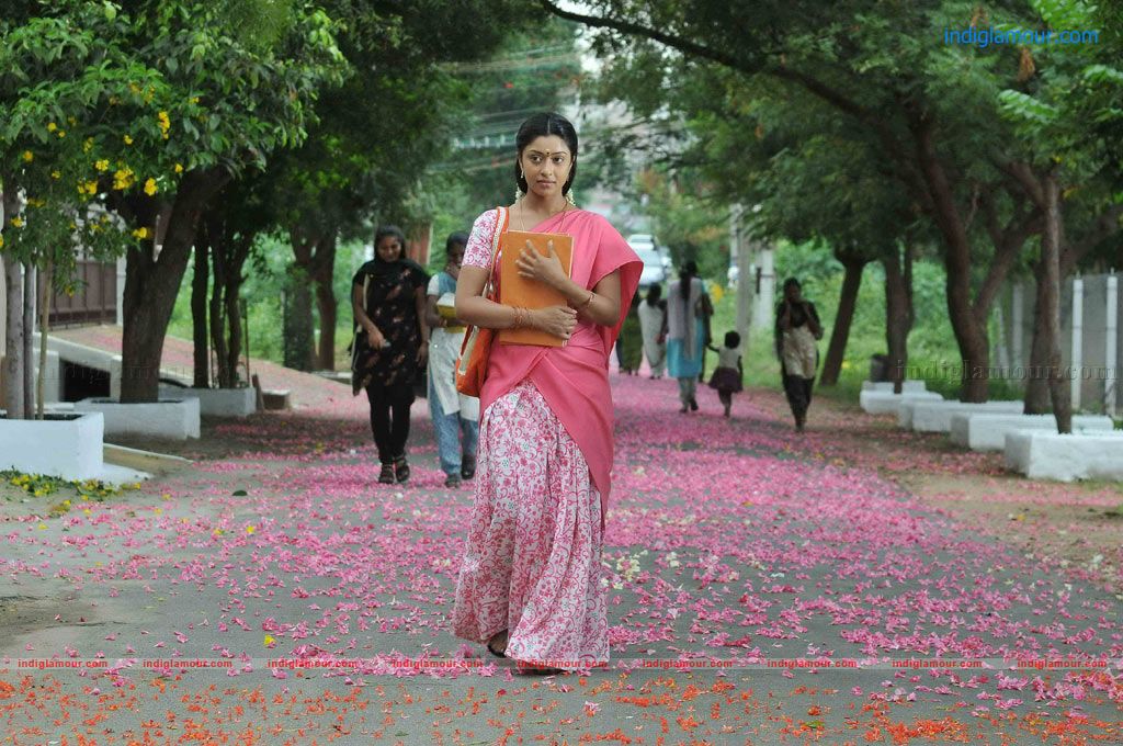 Therodum Veedhiyile Movie hd photo