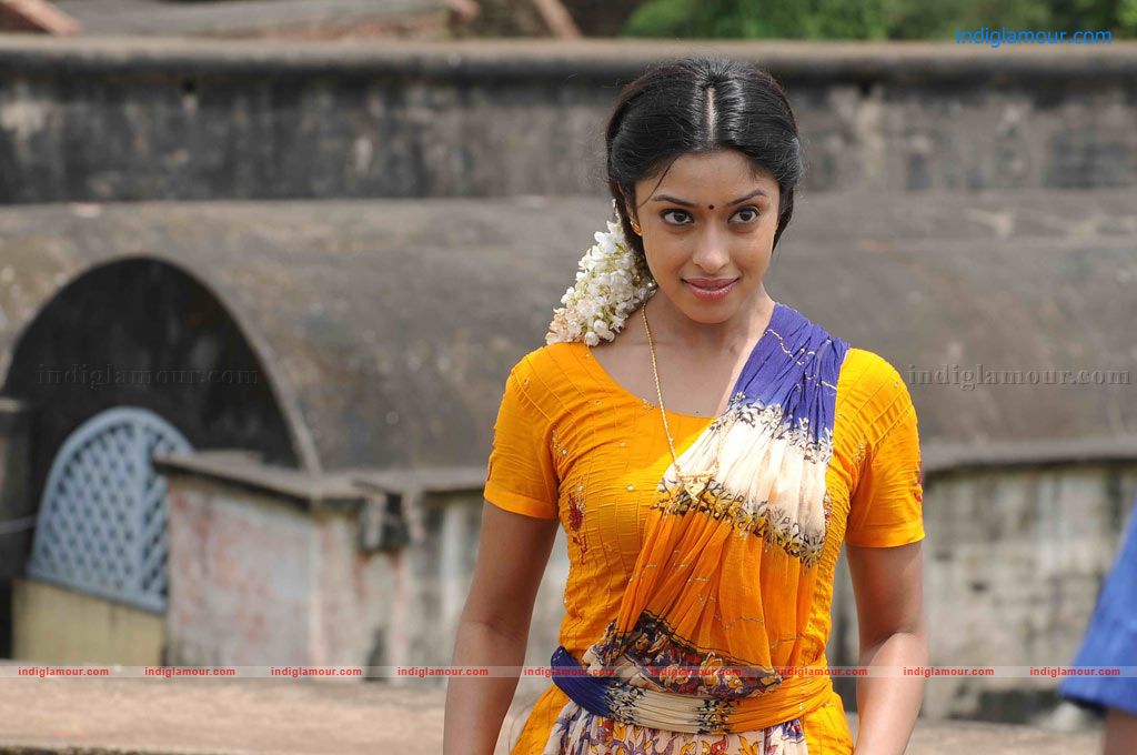 Therodum Veedhiyile Movie hd photo