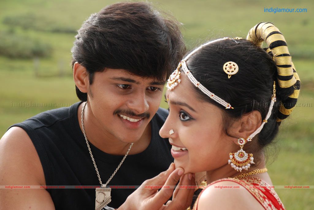 Madhavanum Malarvizhiyum Movie hd photo