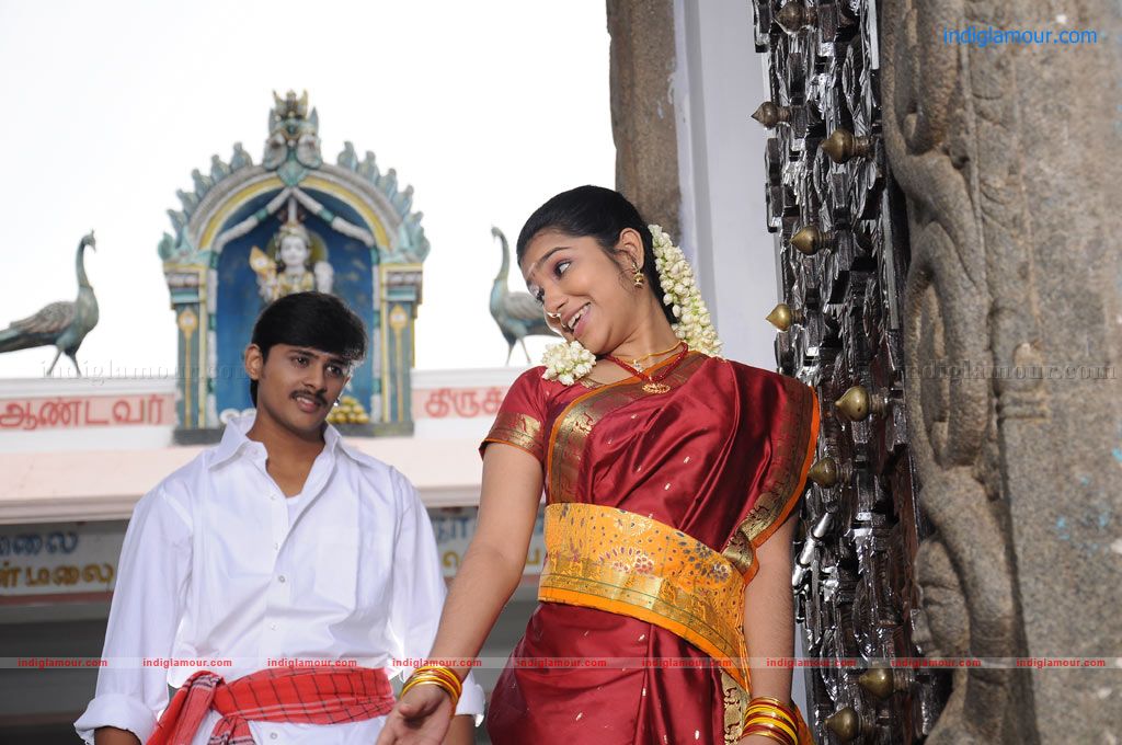 Madhavanum Malarvizhiyum Movie hd photo