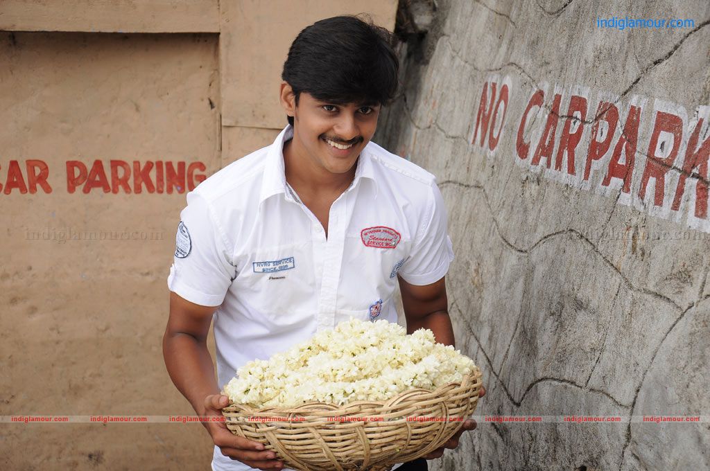 Madhavanum Malarvizhiyum Movie hd photo