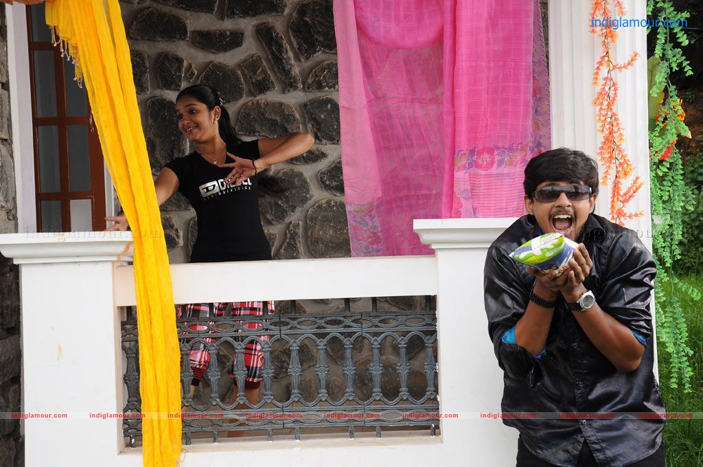 Madhavanum Malarvizhiyum Movie hd photo