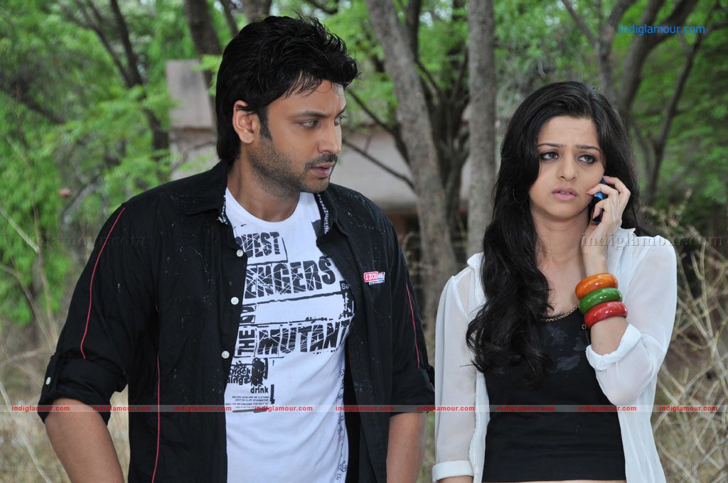Poovodum Puyalodum Movie hd photo