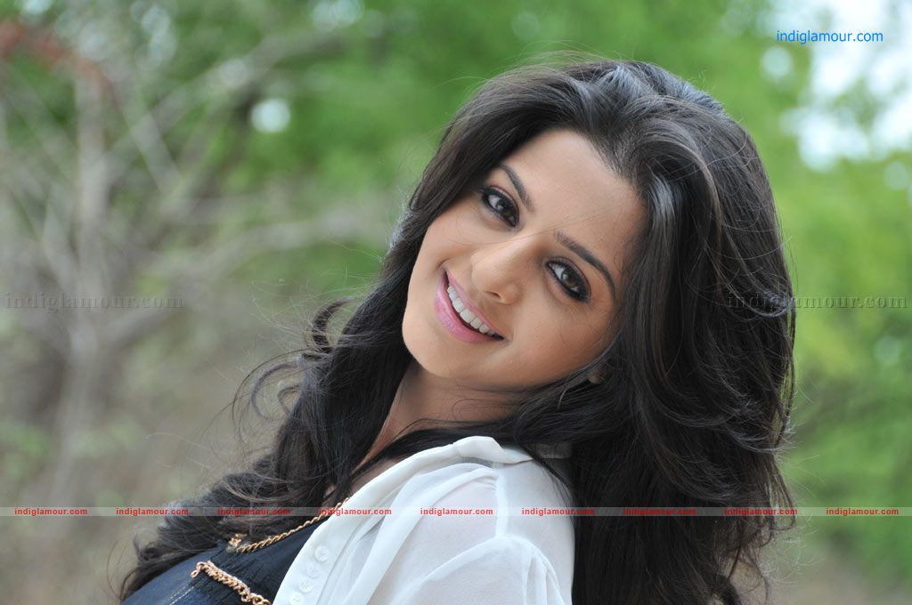 Poovodum Puyalodum Movie hd photo