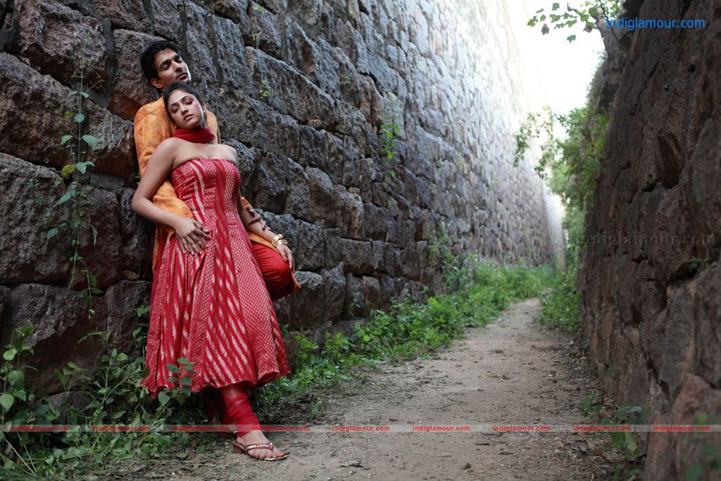 Thulli Ezhunthathu Kadhal Movie hd photo