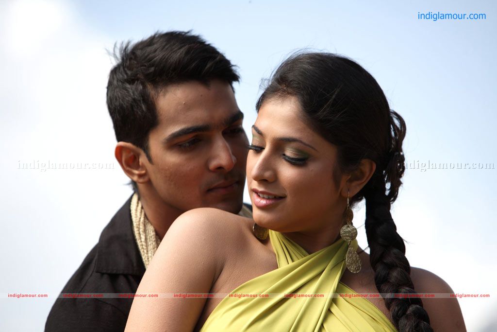 Thulli Ezhunthathu Kadhal Movie hd photo