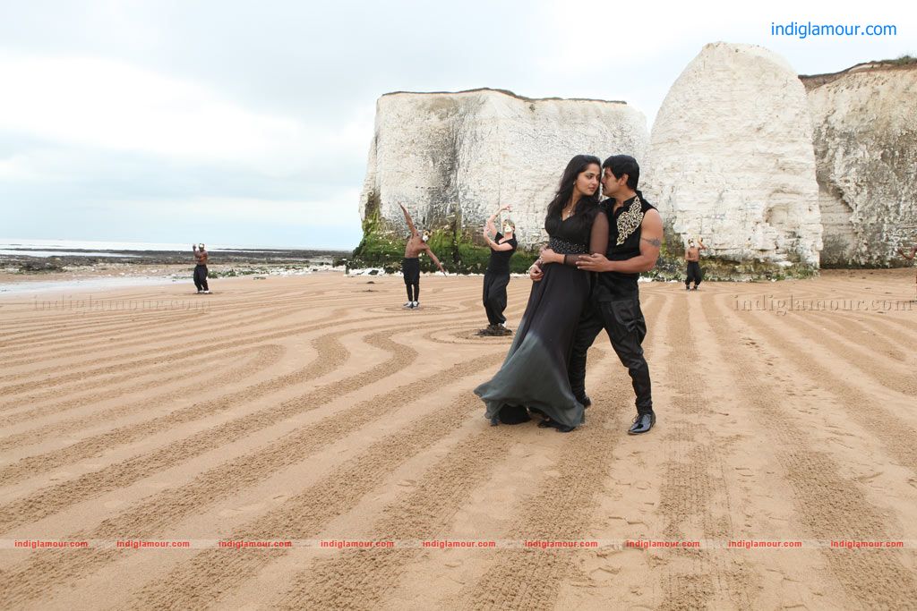 Thandavam Movie hd photo