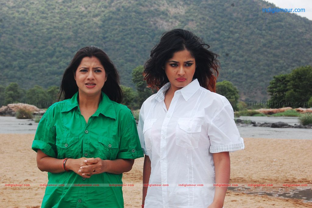 Ilamai Oonjal Movie hd photo