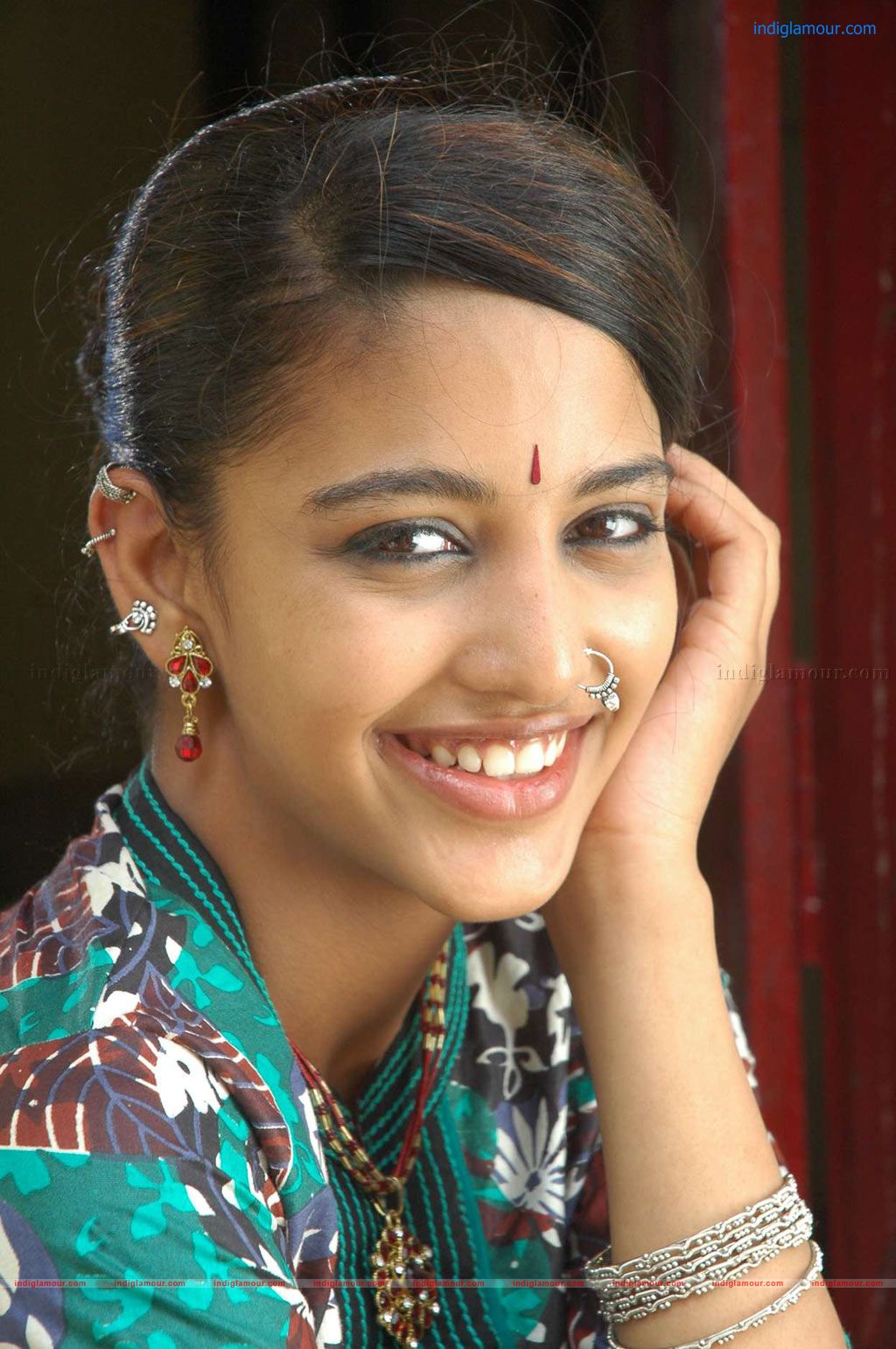 Ennathan Peasuvatho Movie hd photo