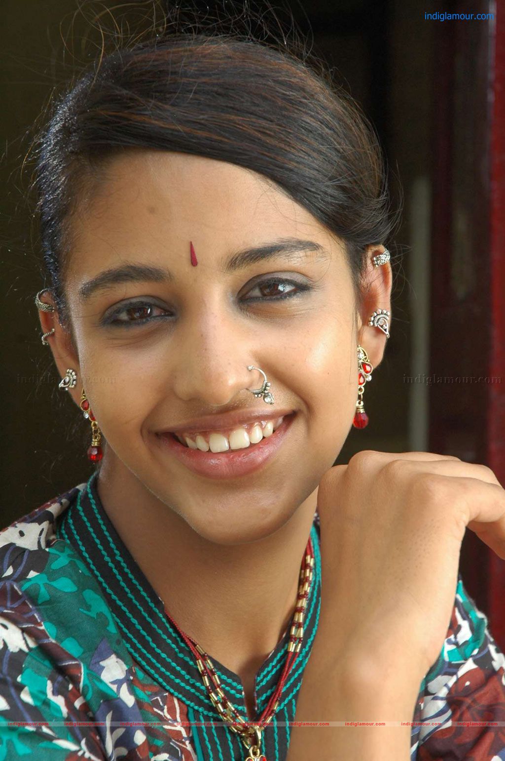 Ennathan Peasuvatho Movie hd photo