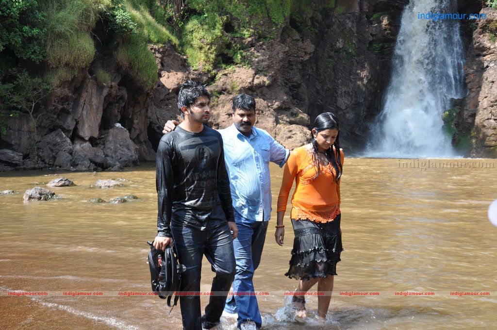 Oduthalam Movie hd photo